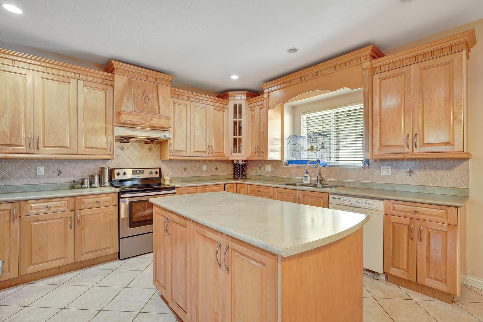 Listing Image 15