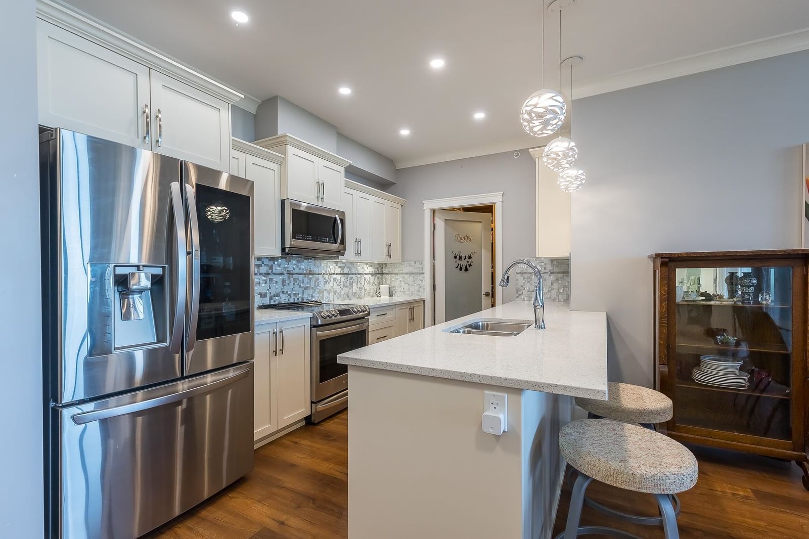 Listing Image 9
