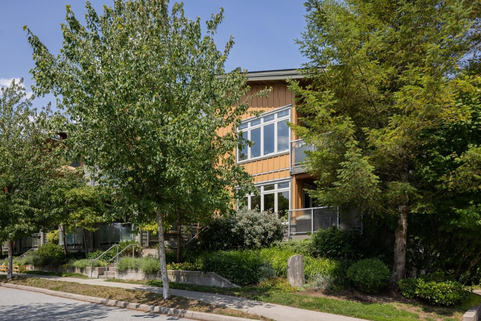 Listing Image 16