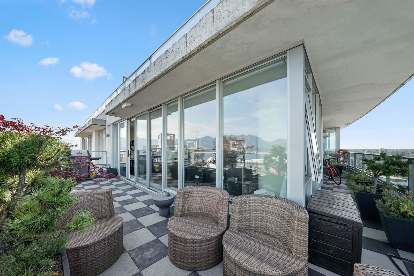 Listing Image 9