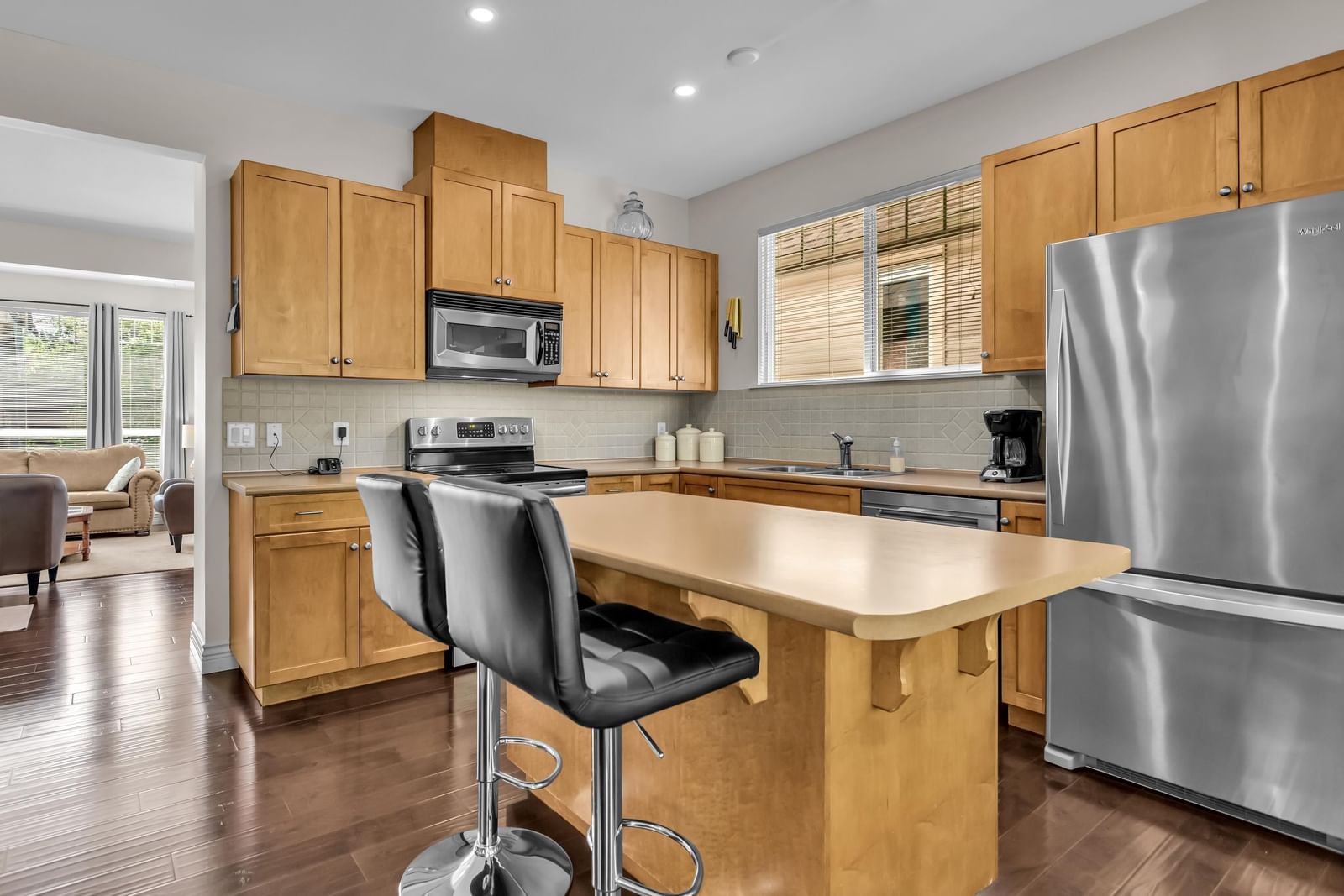 Listing Image 10