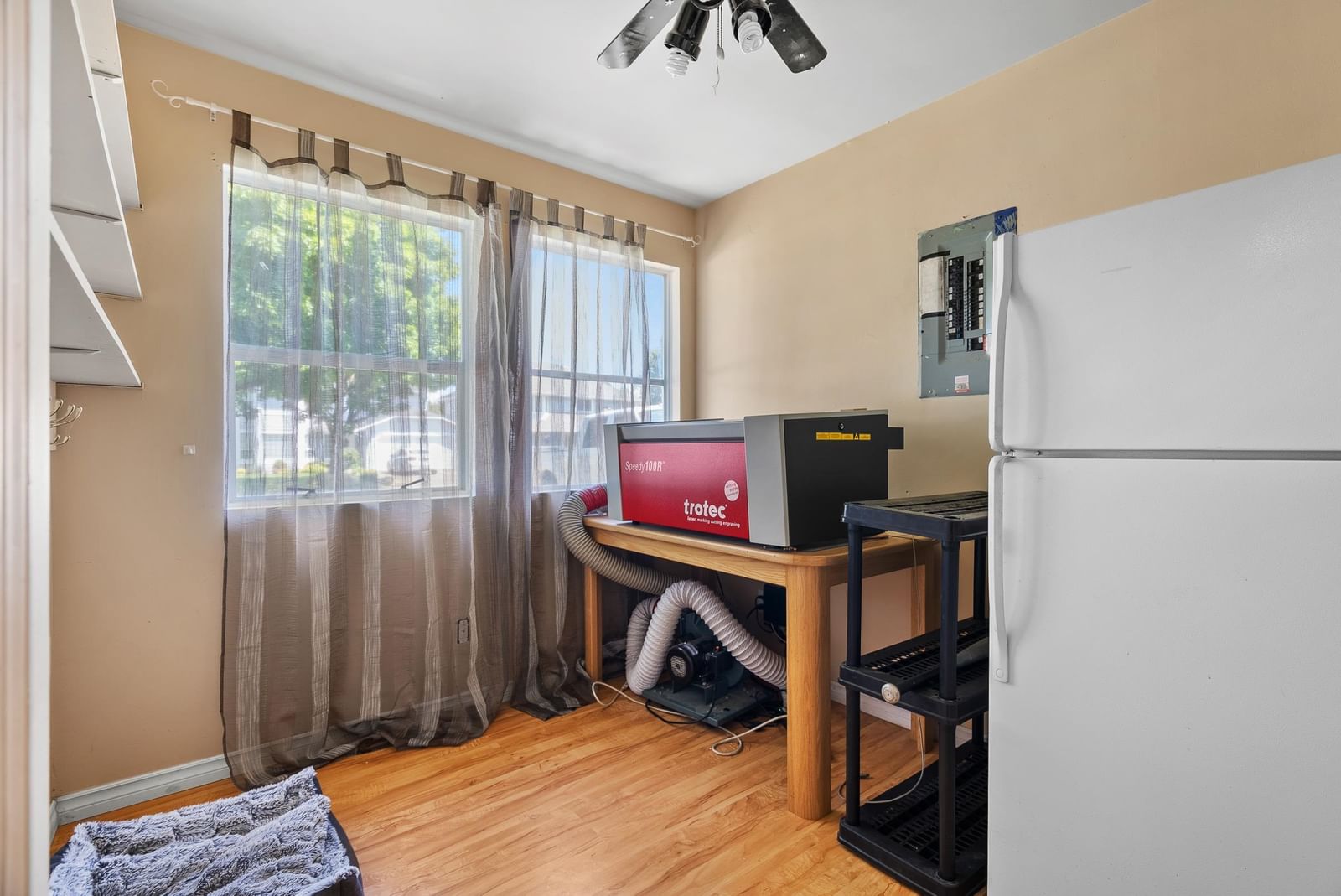 Listing Image 19