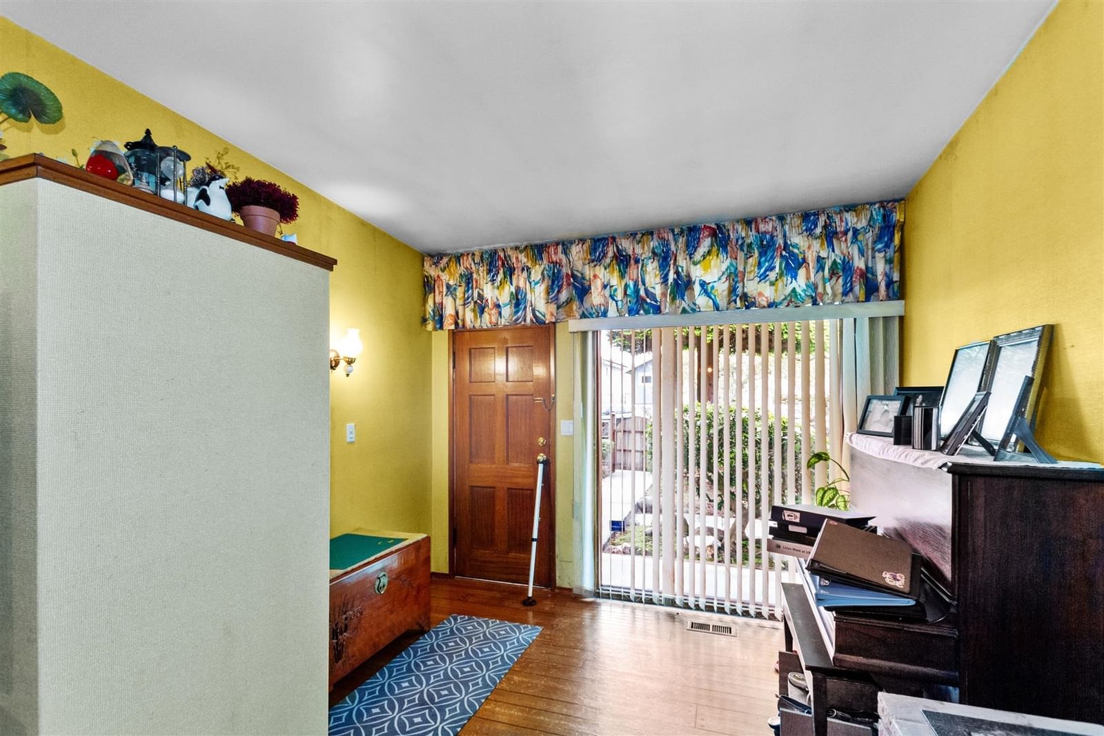 Listing Image 5