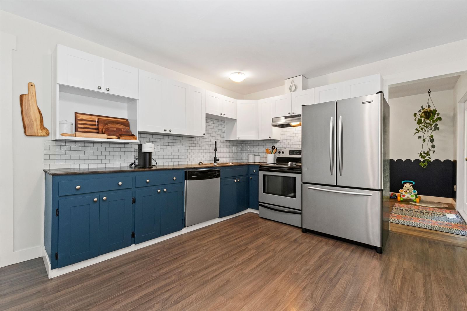 Listing Image 9