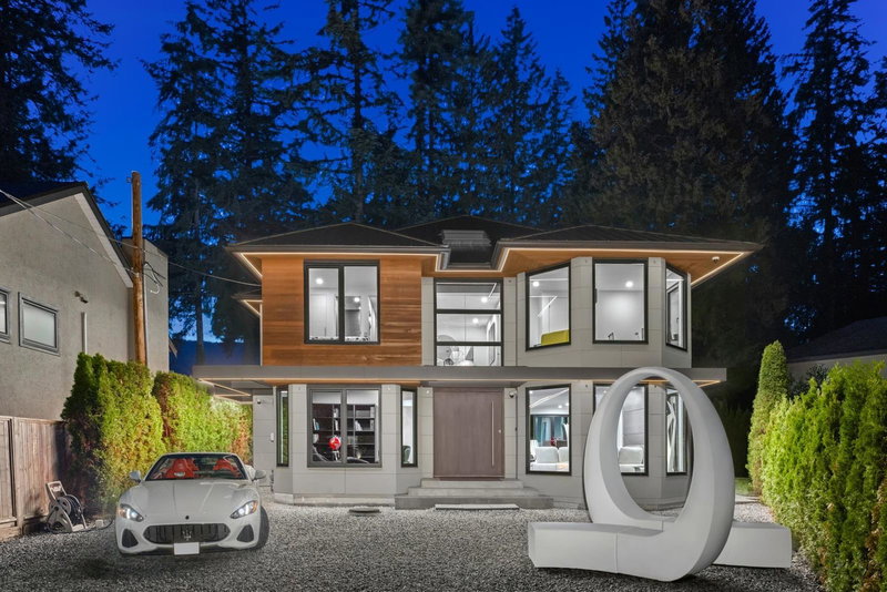 4577 Capilano Road, North Vancouver, V7R 4K2 | Image 2