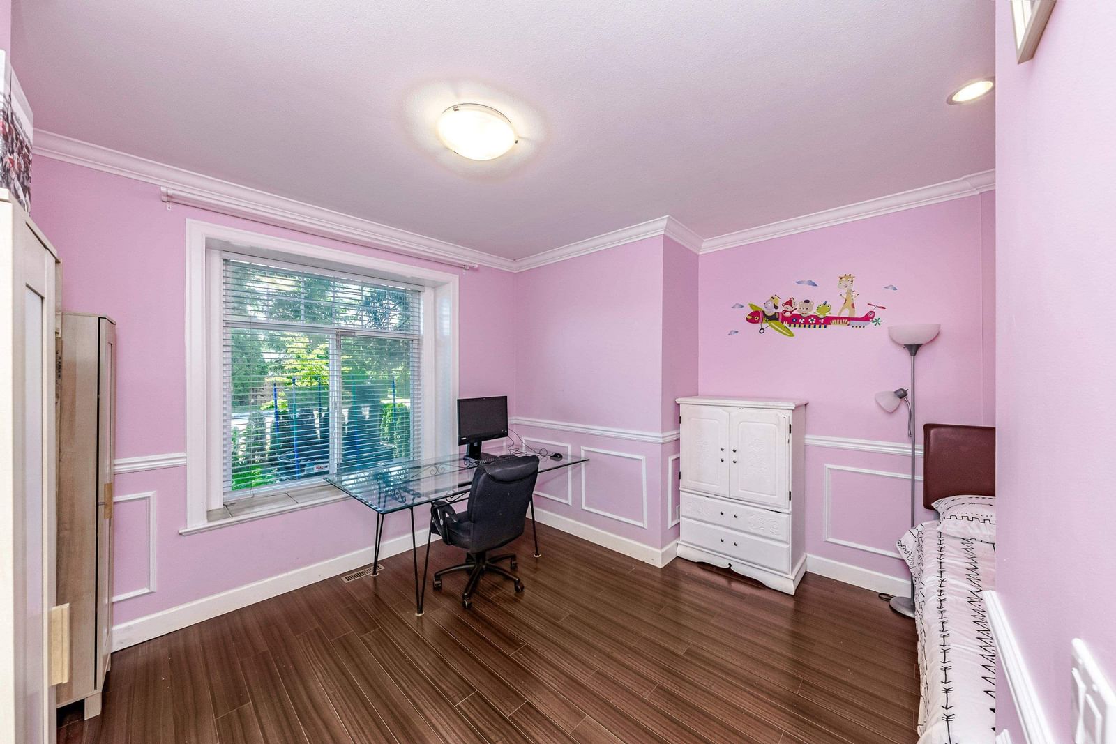 Listing Image 22