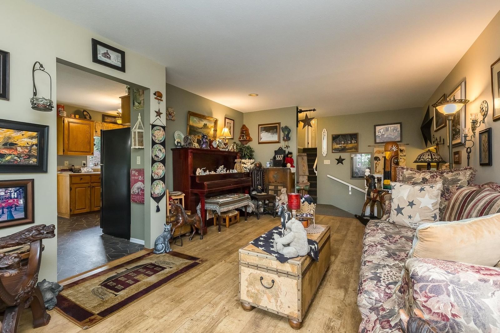 Listing Image 16