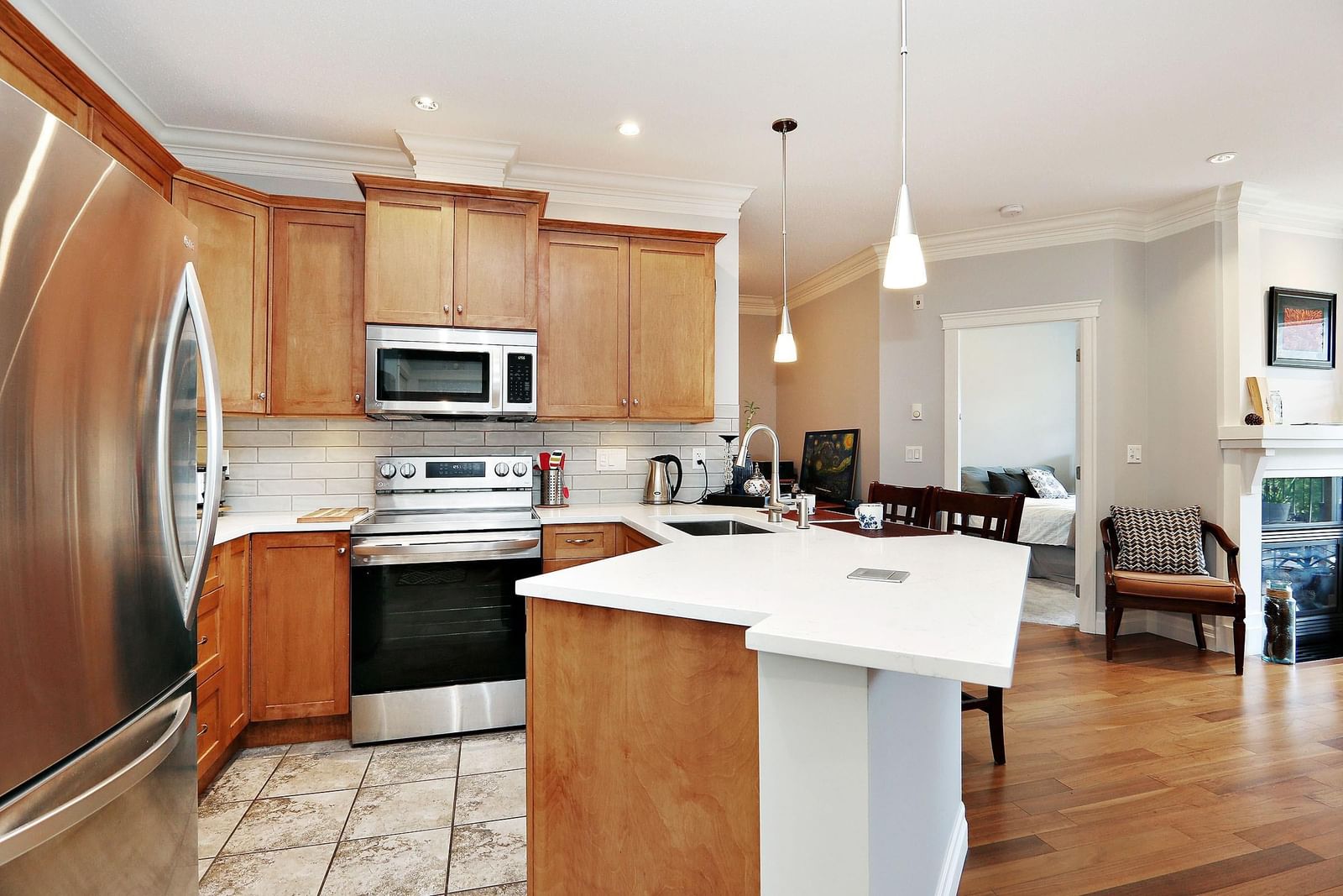 Listing Image 5