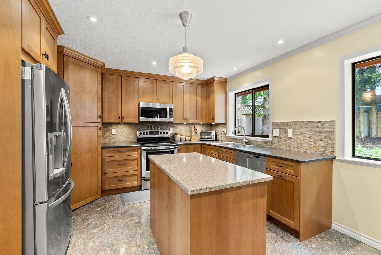 Listing Image 11