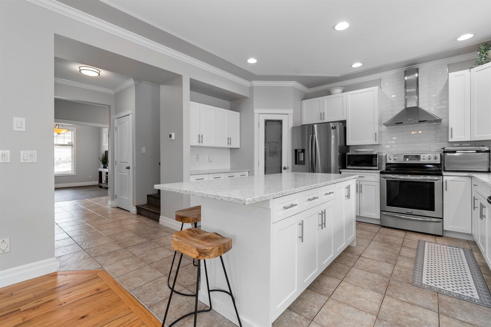 Listing Image 19