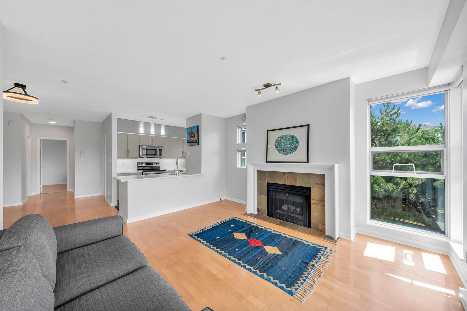 Listing Image 6