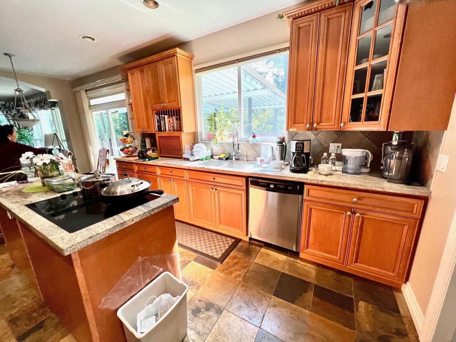 Listing Image 19