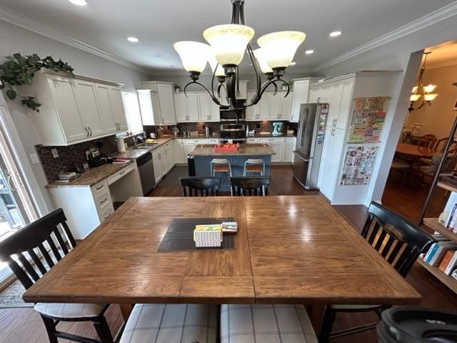 Listing Image 12