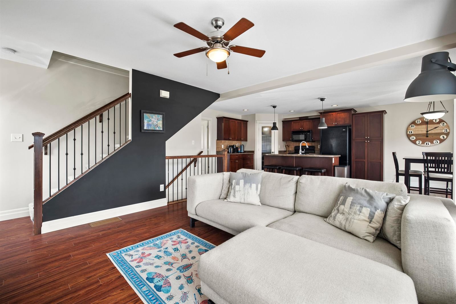 Listing Image 19