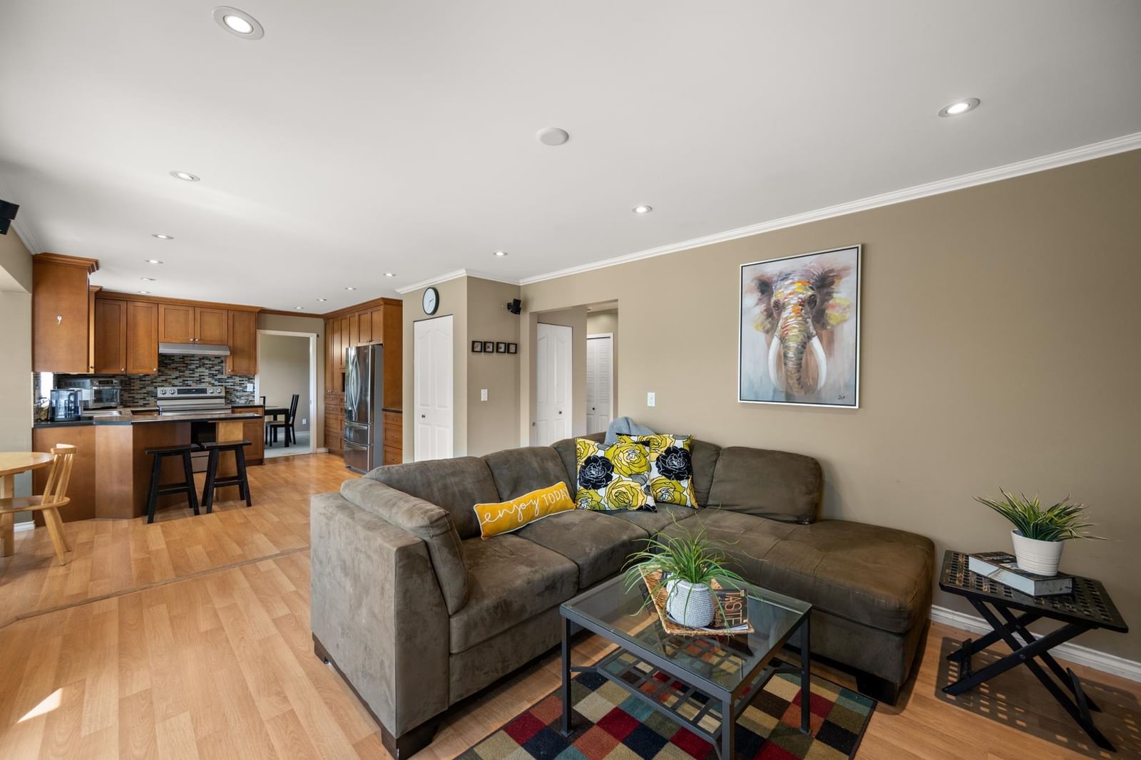 Listing Image 19