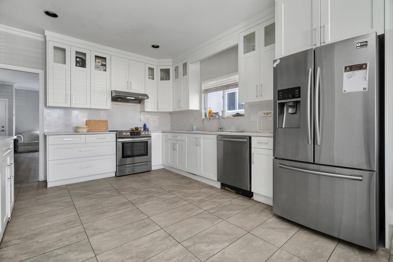 Listing Image 5