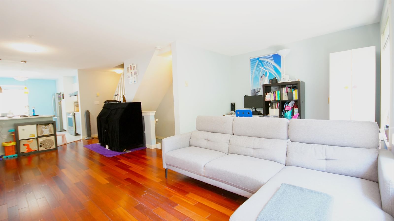 Listing Image 5