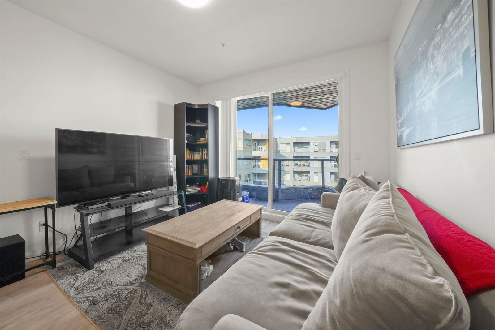 Listing Image 13