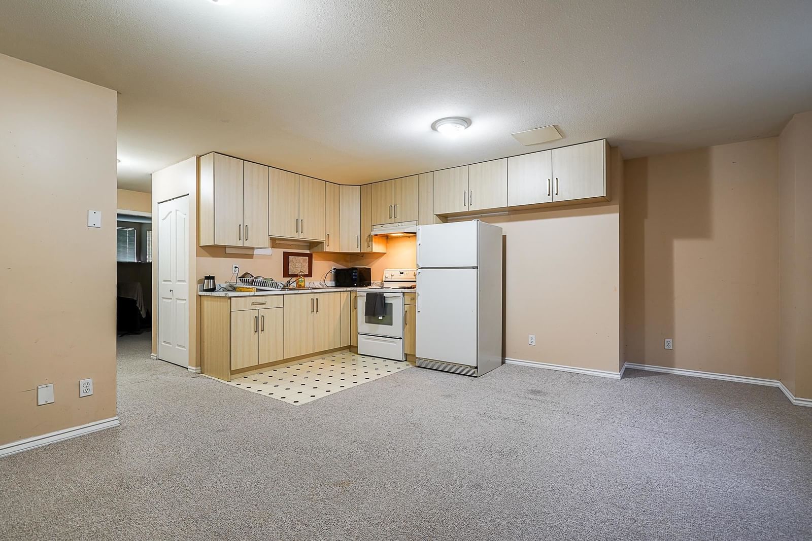 Listing Image 14