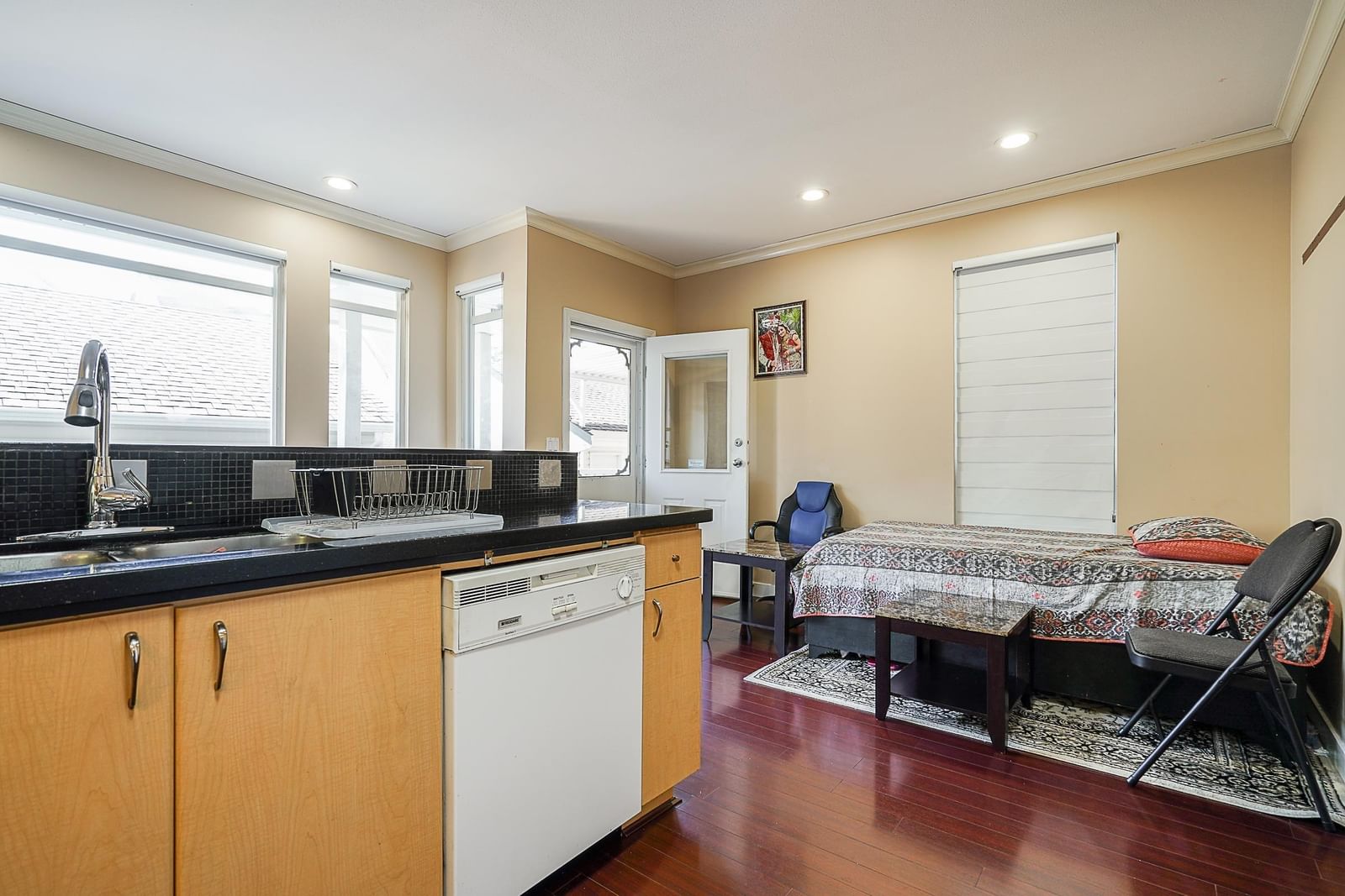 Listing Image 16