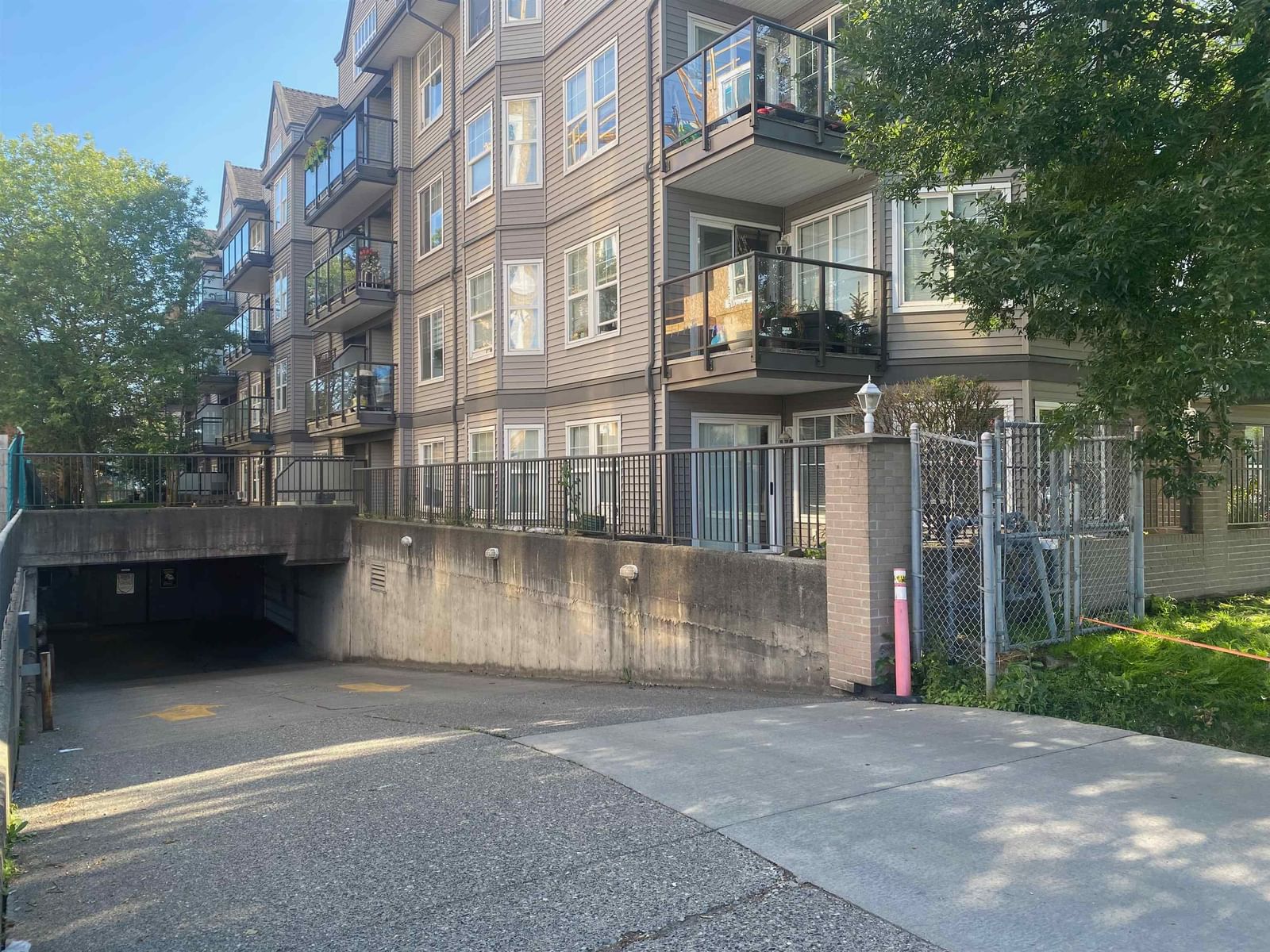 Listing Image 6