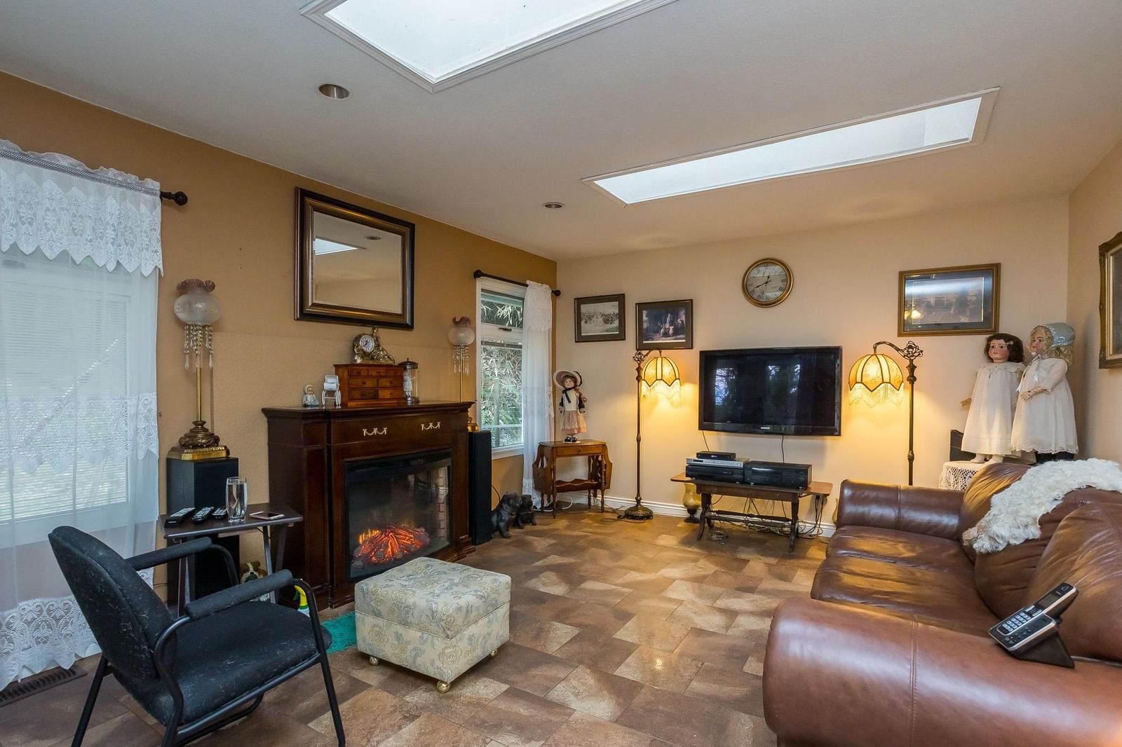 Listing Image 12