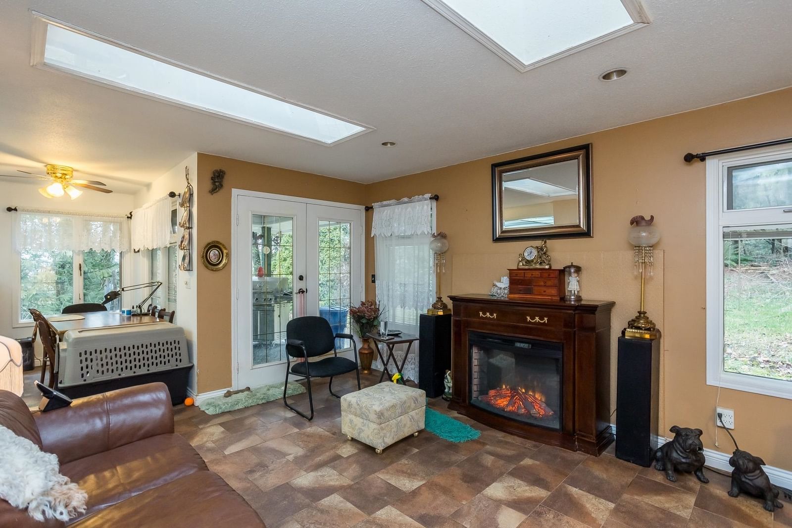 Listing Image 14