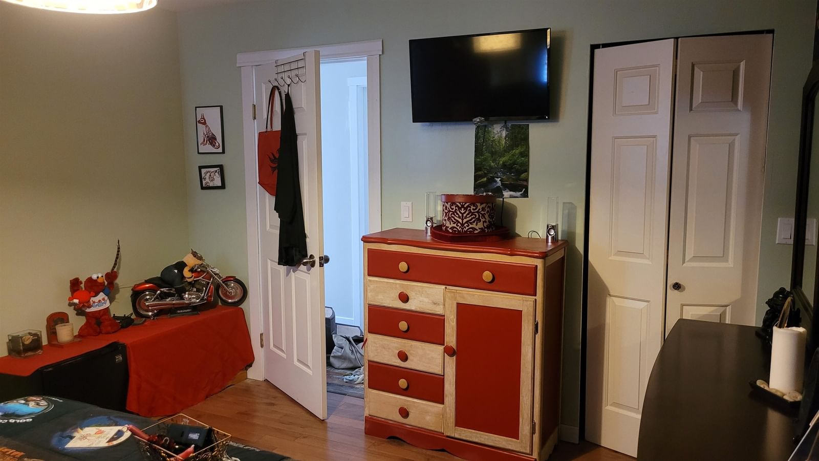 Listing Image 5