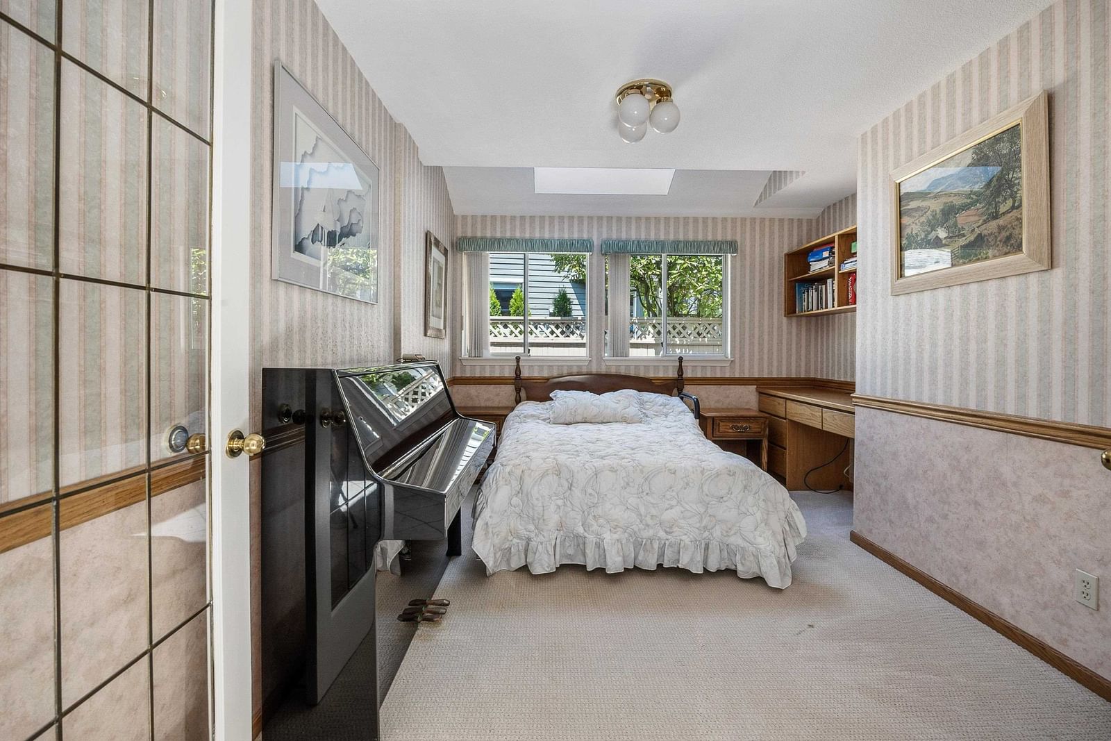 Listing Image 11
