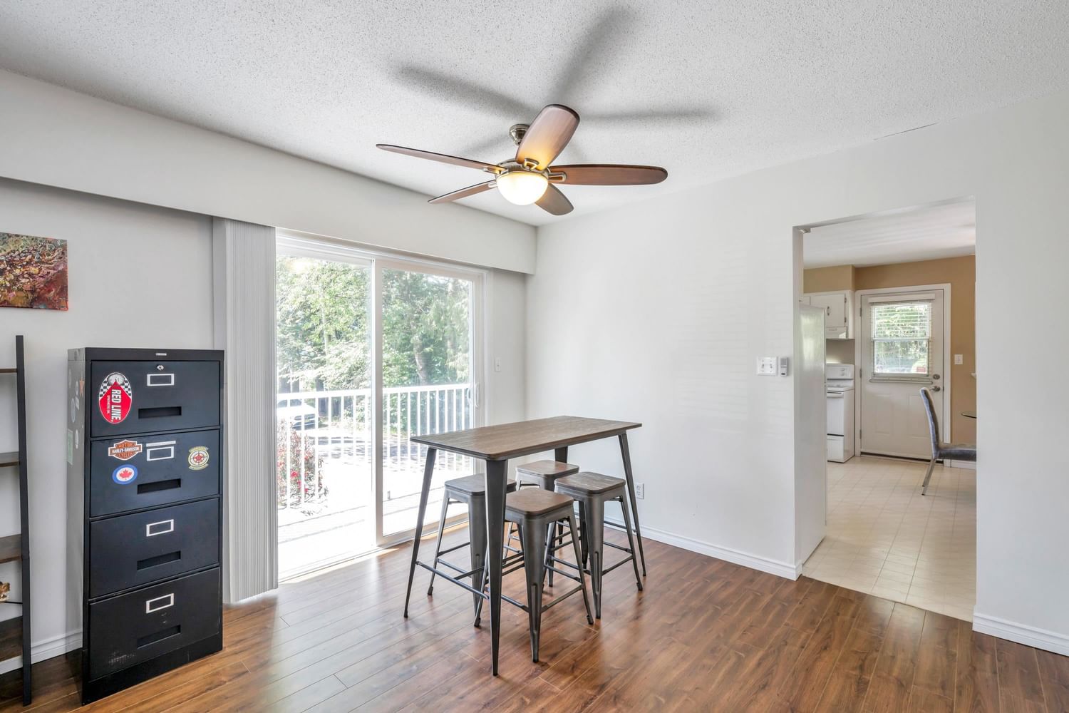 Listing Image 6