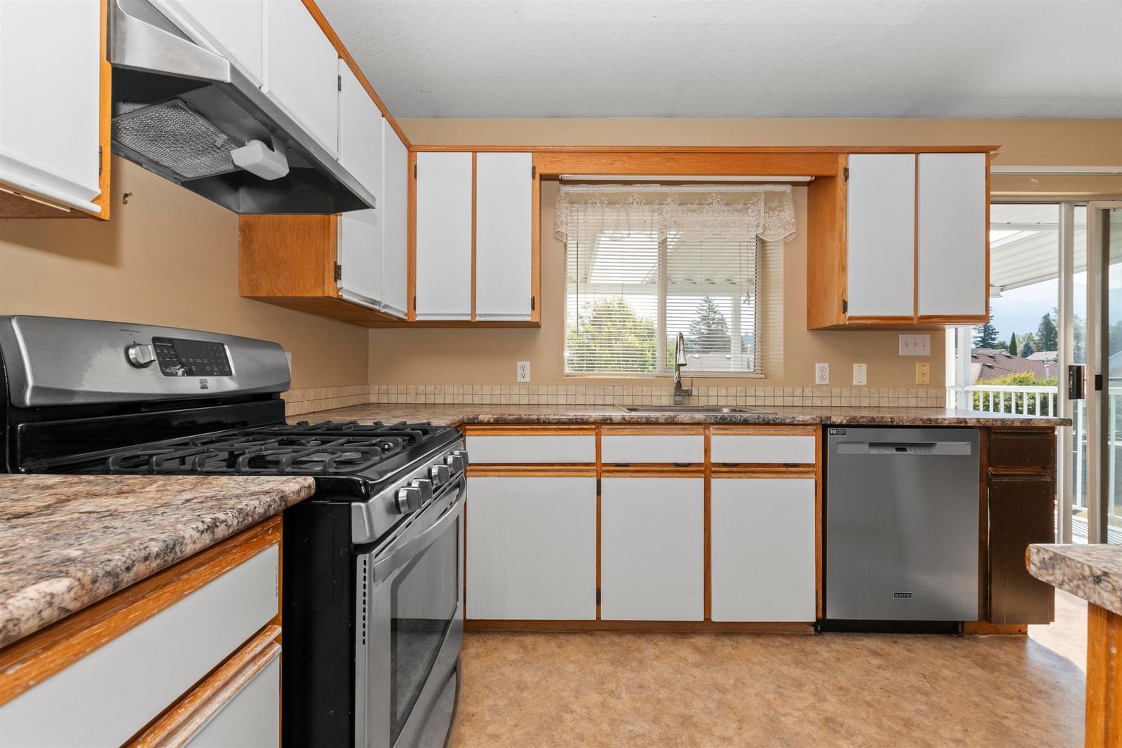 Listing Image 5
