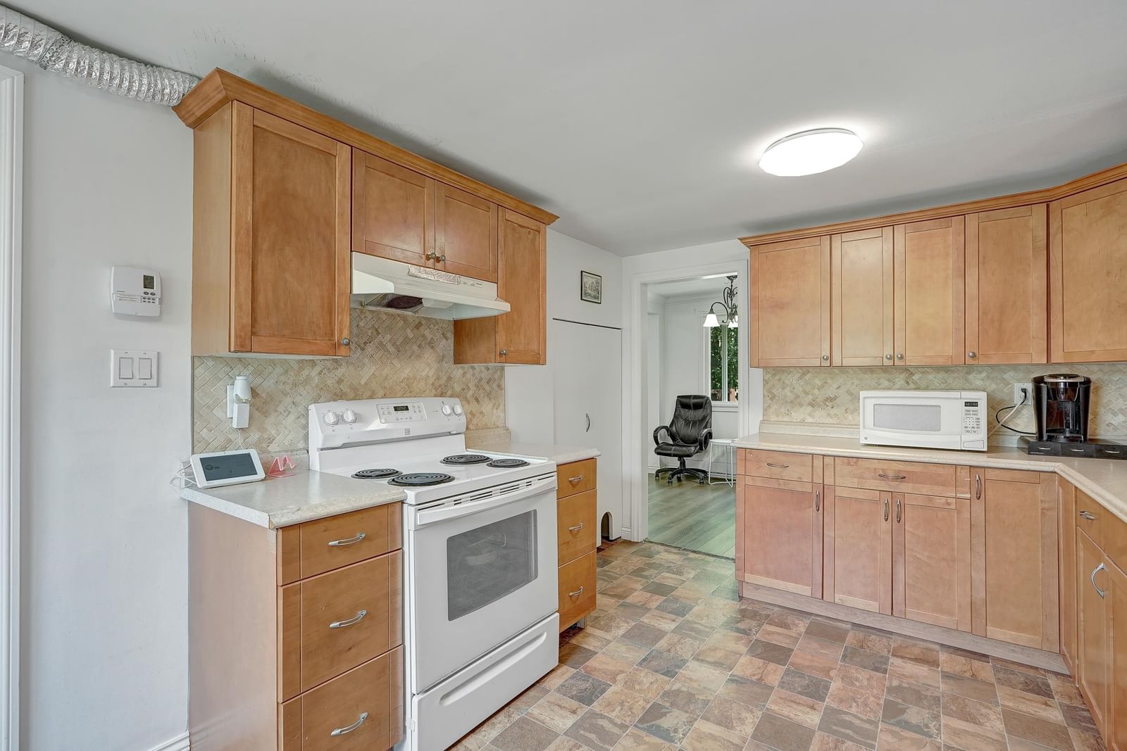 Listing Image 14