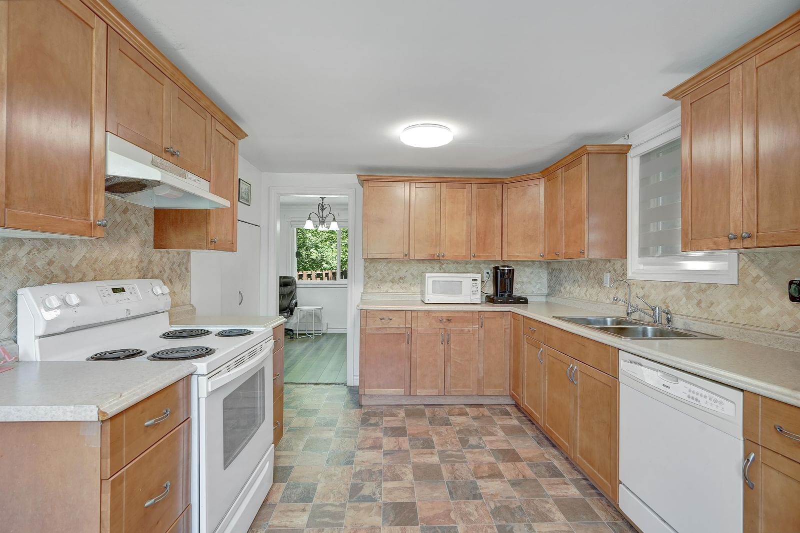 Listing Image 15