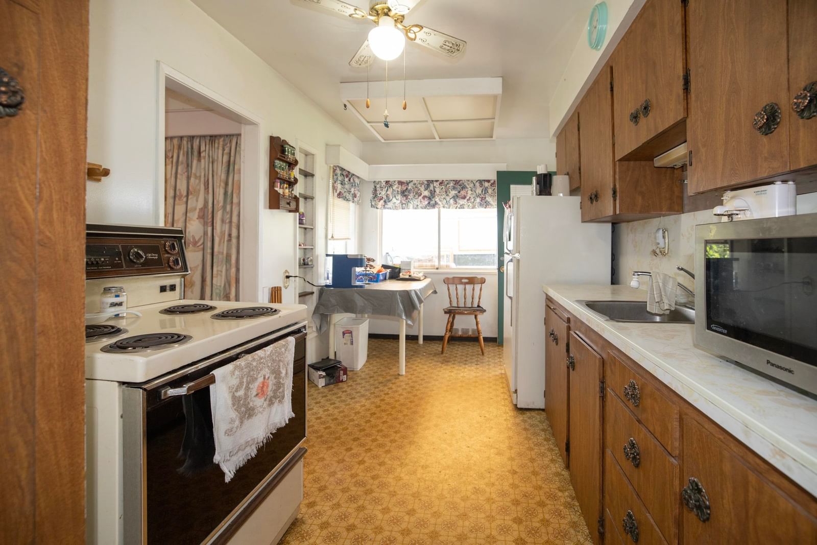 Listing Image 4