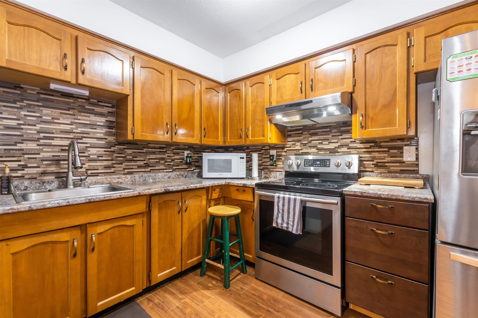 Listing Image 9