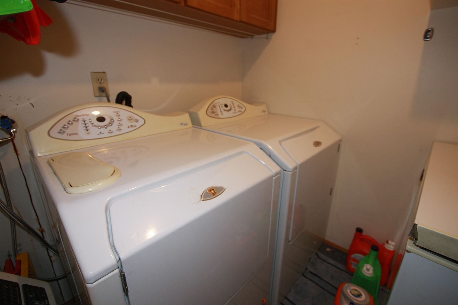 Listing Image 8