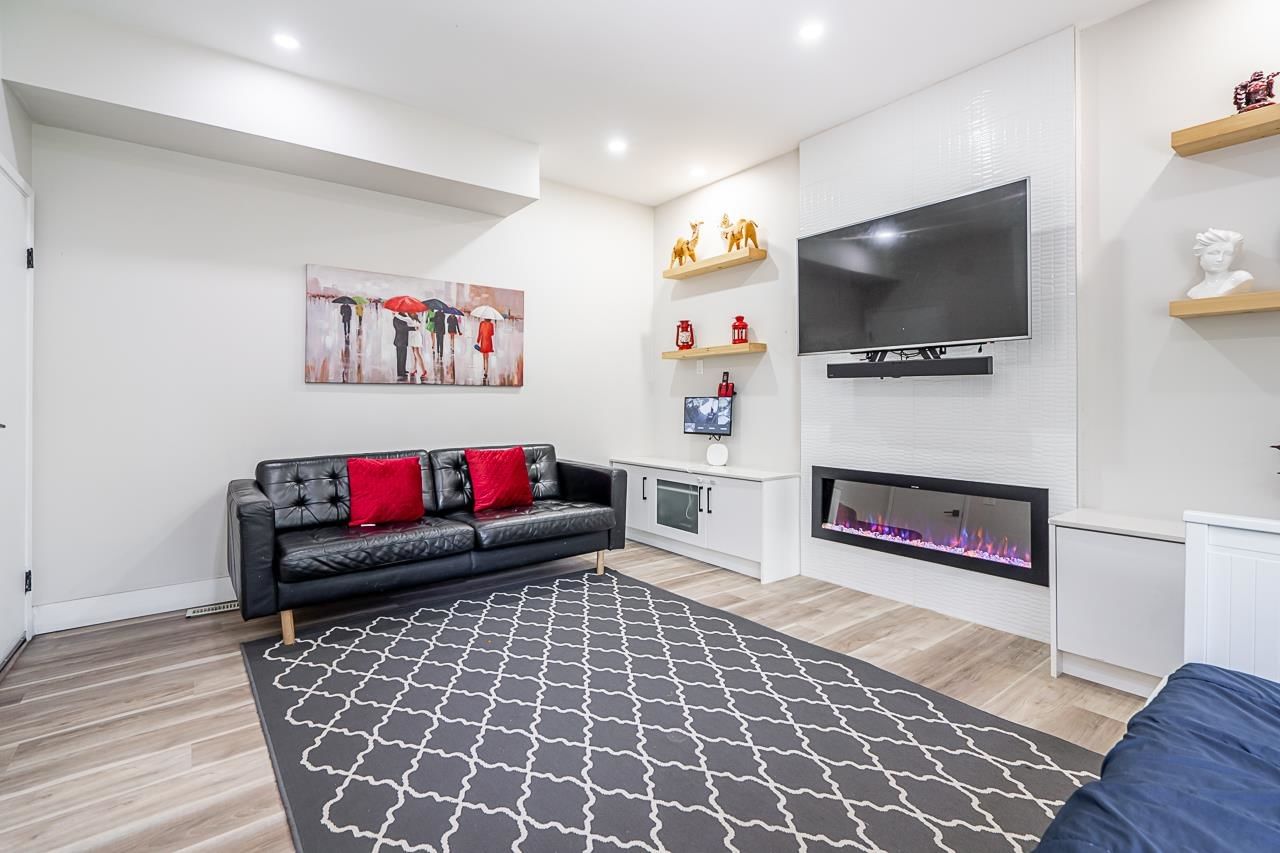 Listing Image 19