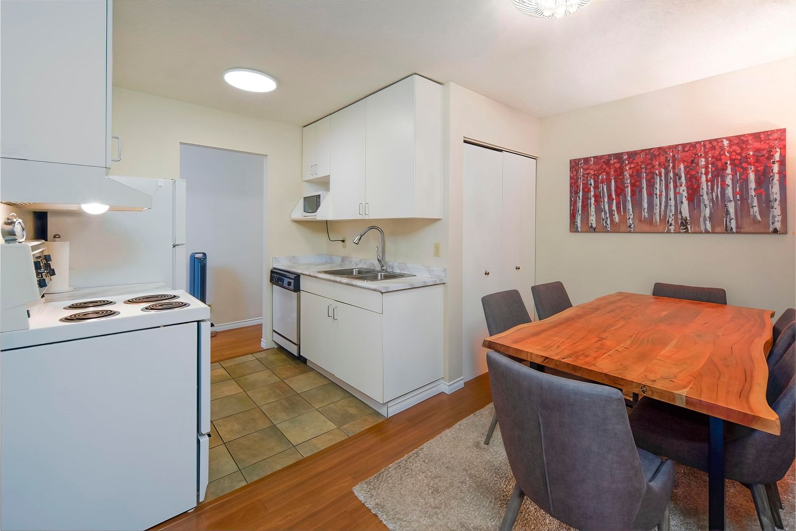 Listing Image 19