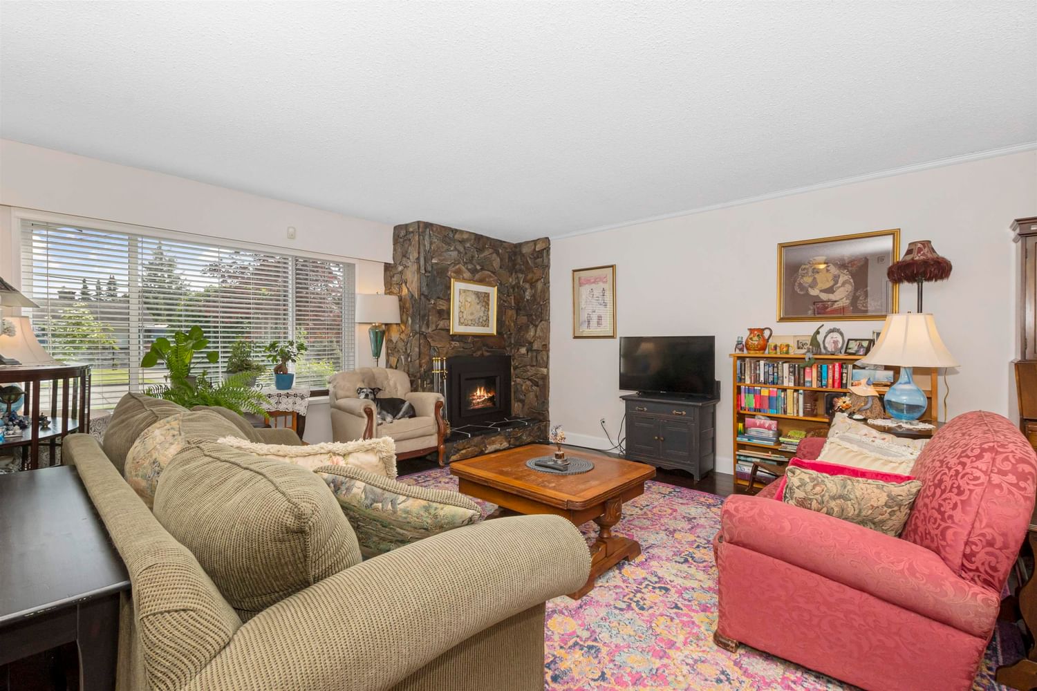 Listing Image 6