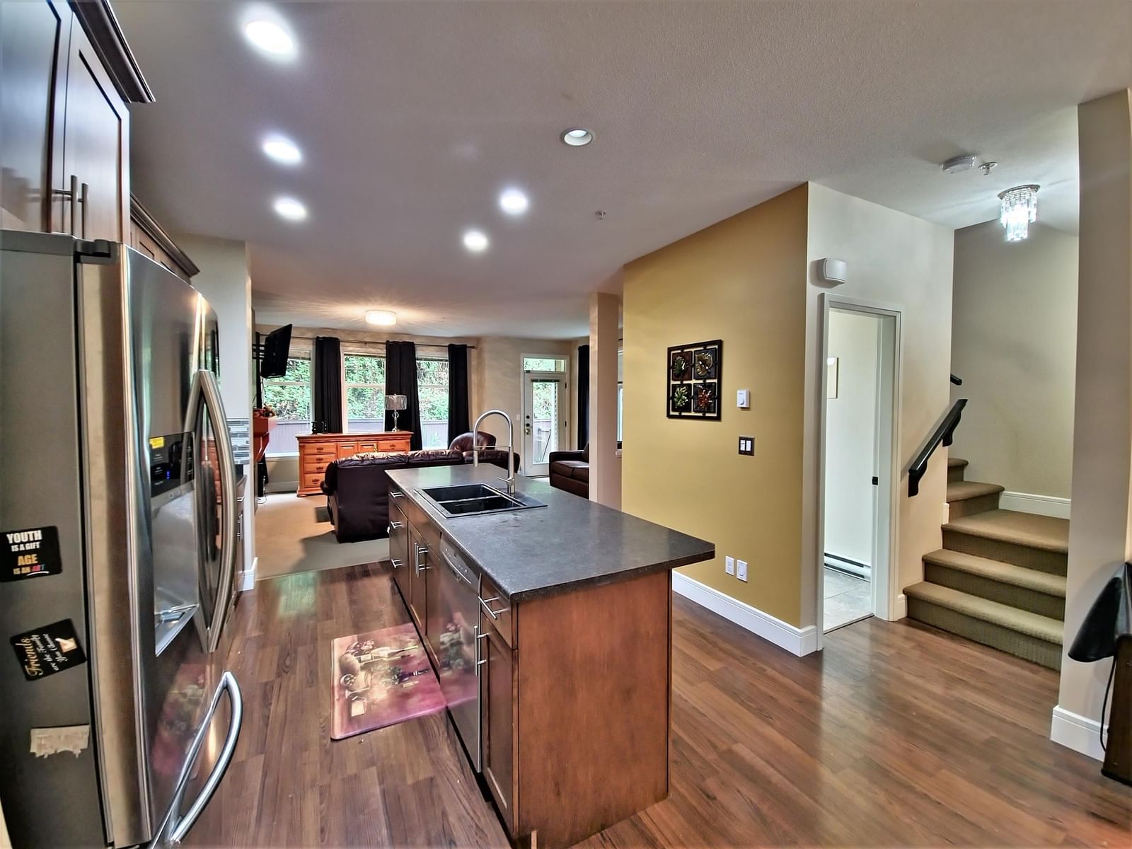 Listing Image 9