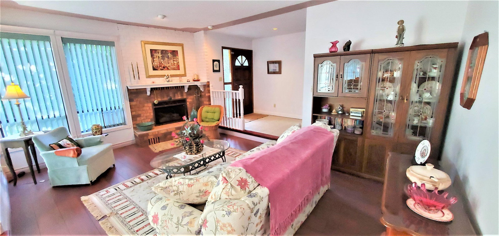 Listing Image 5