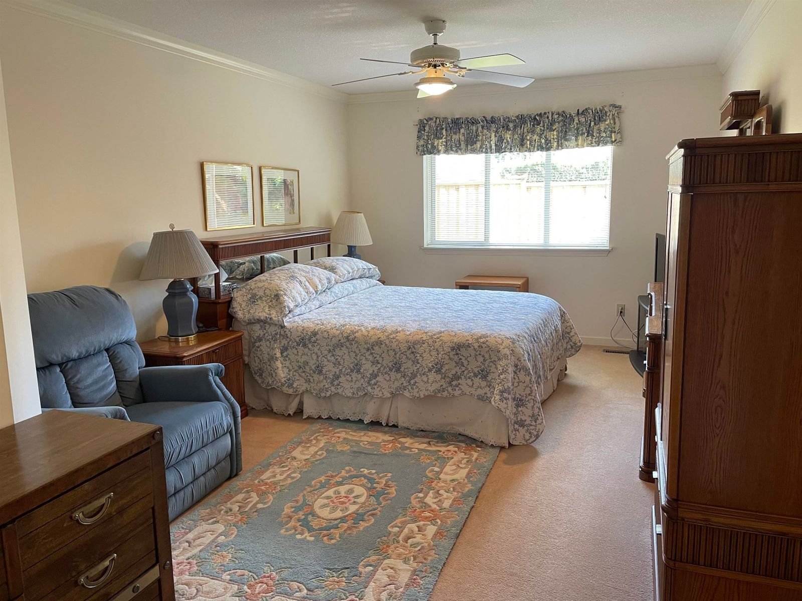 Listing Image 12