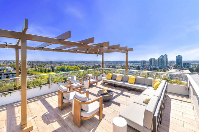 1403 - 7433 Cambie Street