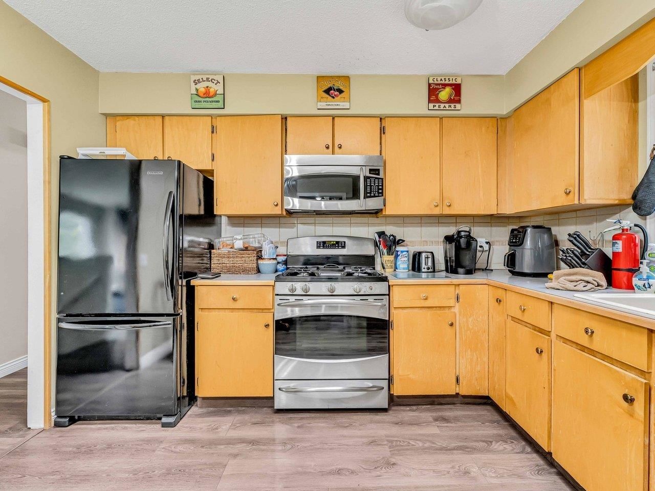Listing Image 9