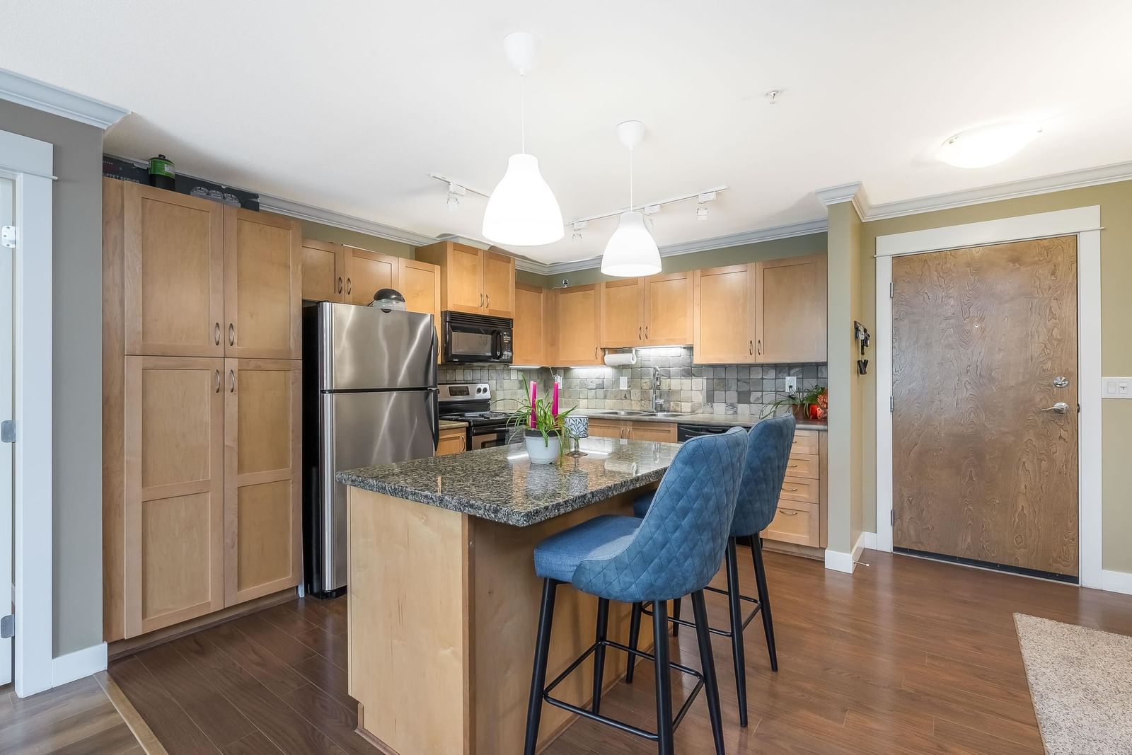 Listing Image 11