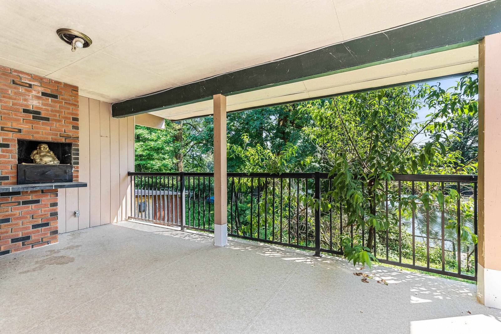 Listing Image 17