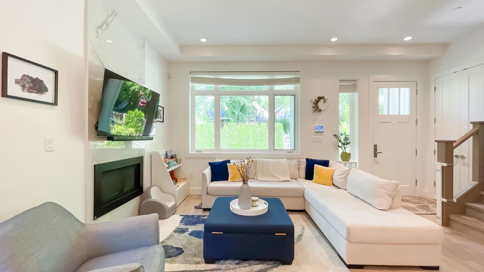 Listing Image 11