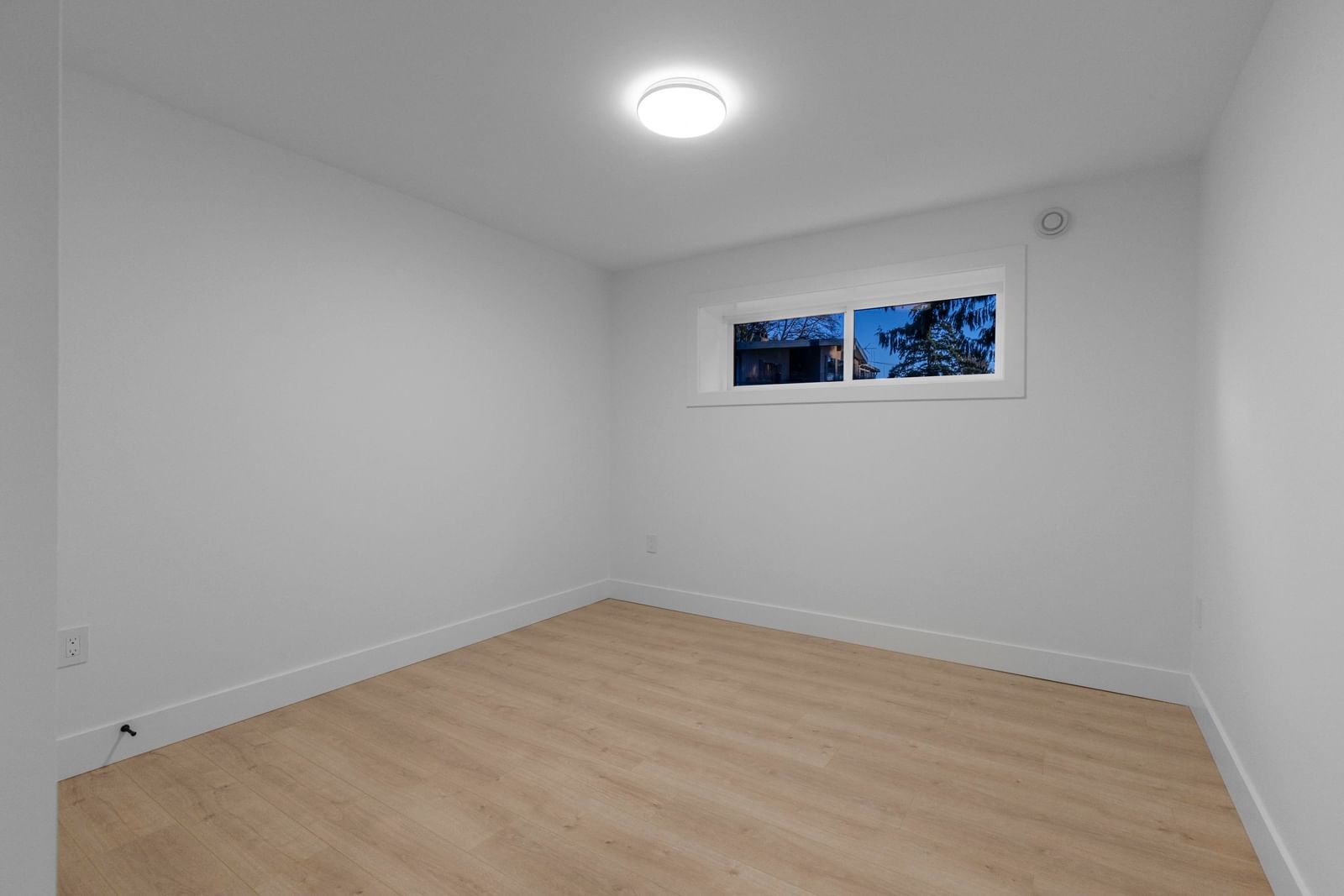 Listing Image 30