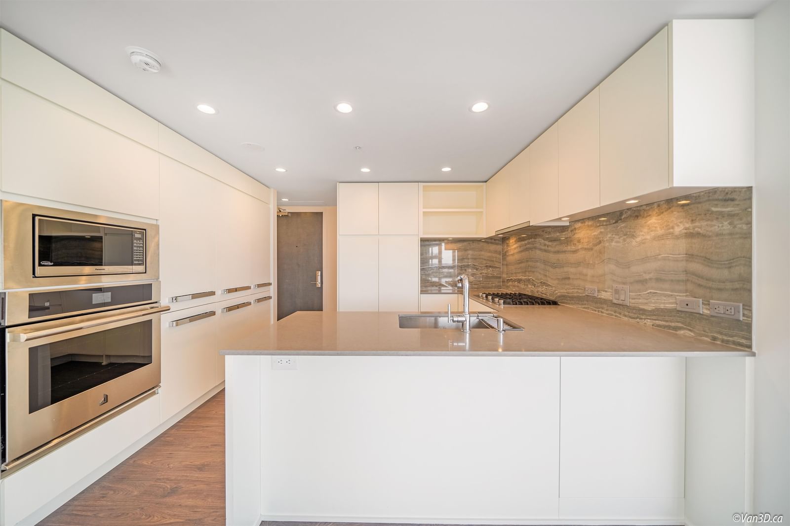 Listing Image 12