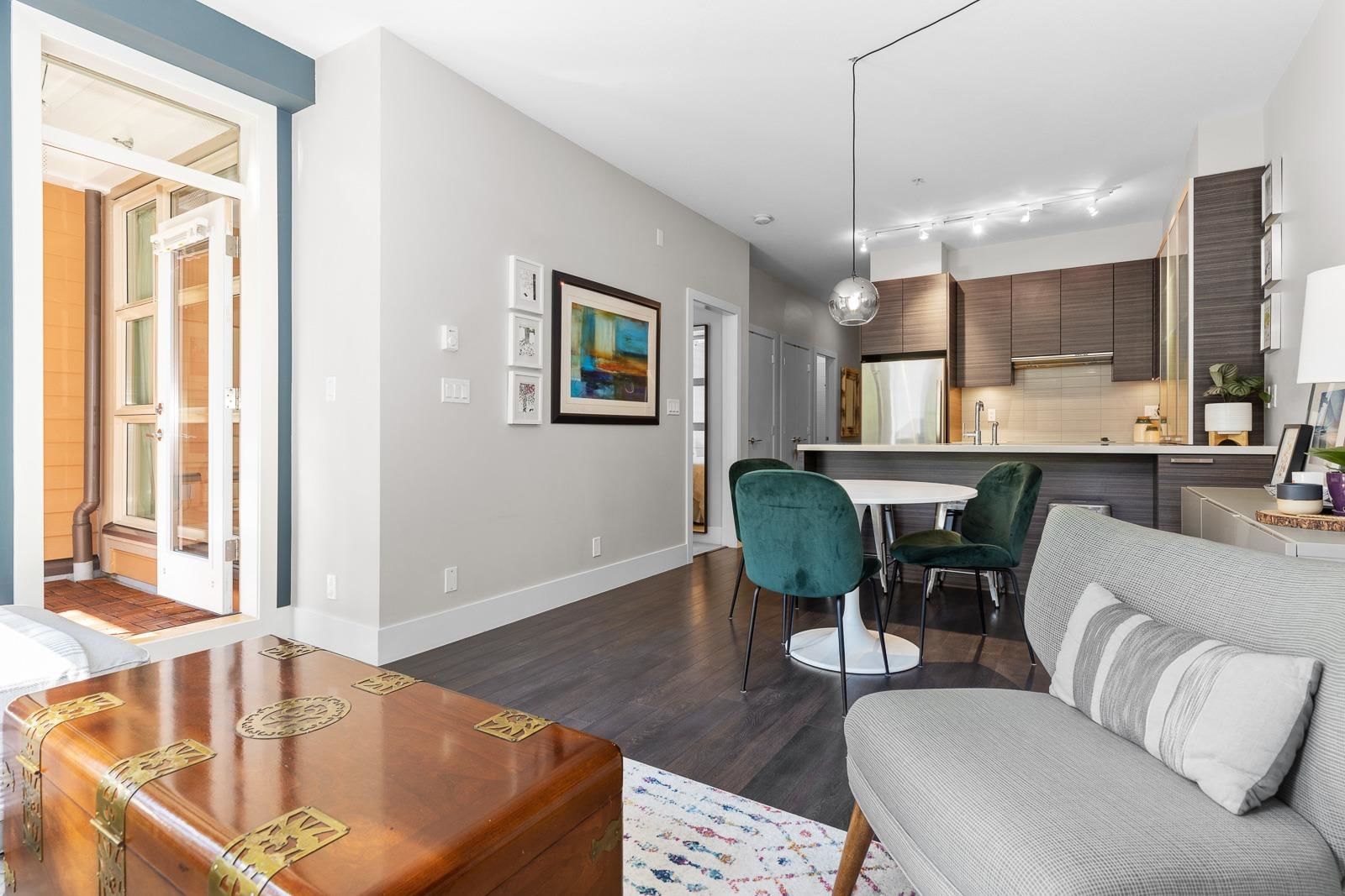 Listing Image 10